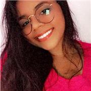 Una estudiante de Administración de empresas con énfasis en Servicio al cliente, siempre brescando y entendiendo las necesidades de los demás